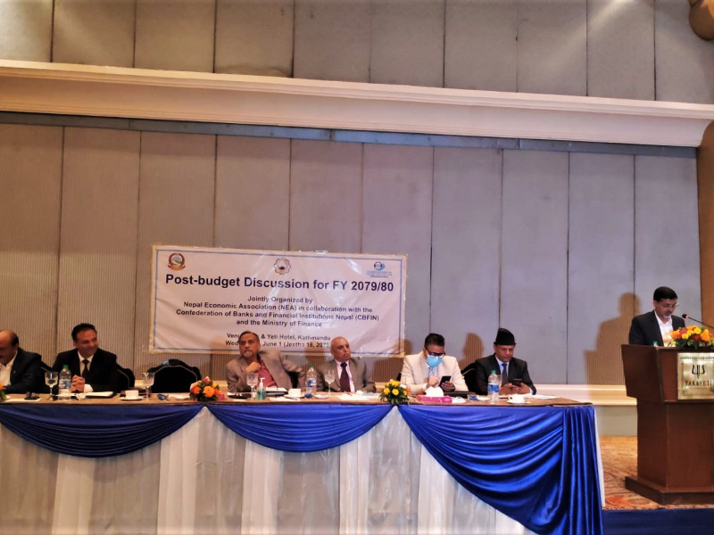 सरोकारवालाहरूलाई अर्थमन्त्रीले भने- मैले प्रस्तुति दिएको मात्रै हो, बजेट तपाईंहरूकै हो
